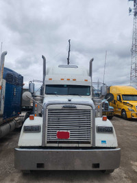 2006 Freightliner Classic 120 6x4 T/A Sleeper Truck Tractor