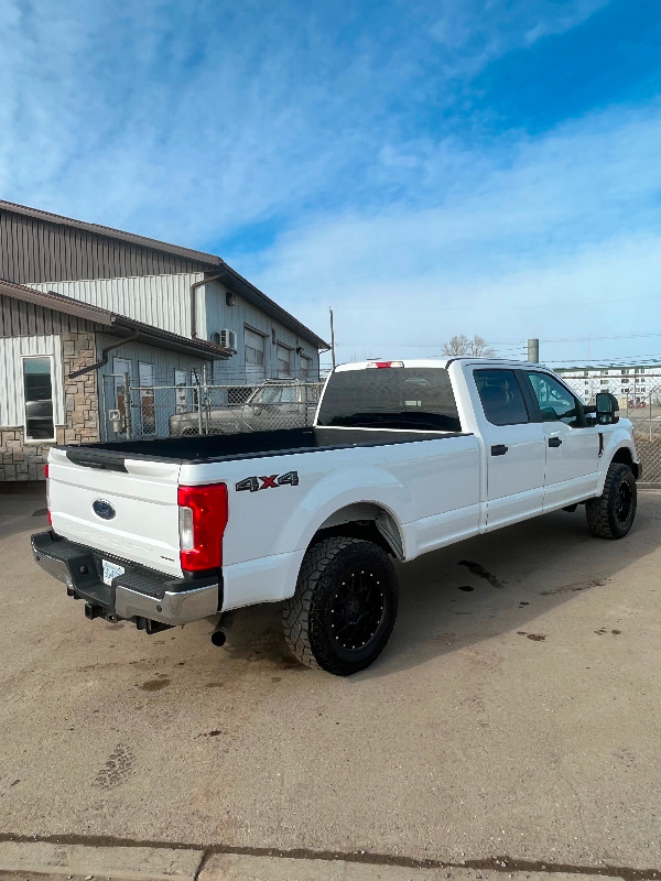 2019 Ford F350 Super Duty Crewcab brand new 6.2 Liter gas engine in Cars & Trucks in Fort St. John - Image 2