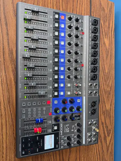 Zoom LiveTrak L-12 Mixer / Recorder, View more