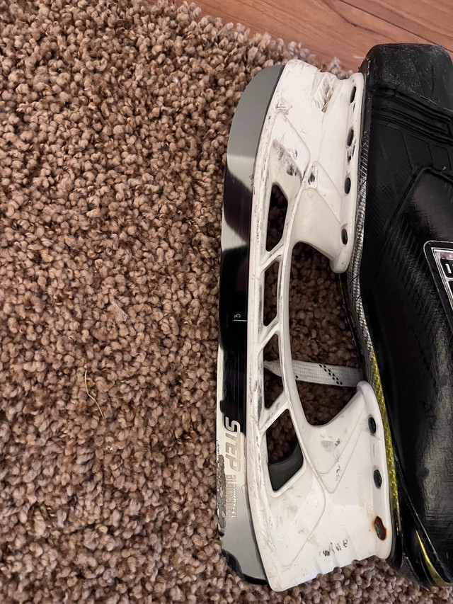 Bauer 2s, size 5, step steel blades in Hockey in City of Halifax - Image 4