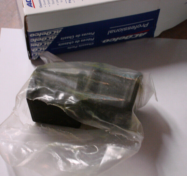 Rear sway bar bushings, 2005-2009 Ford Mustang, Delco pn 45F2115 in Other Parts & Accessories in Winnipeg - Image 3