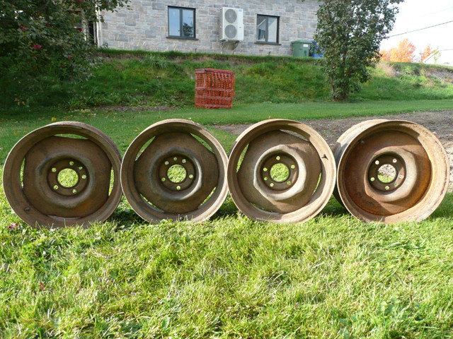 4 jantes acier 15" x 5½",5 trous (chrysler et dodge) dans Pneus et jantes  à Thetford Mines - Image 2