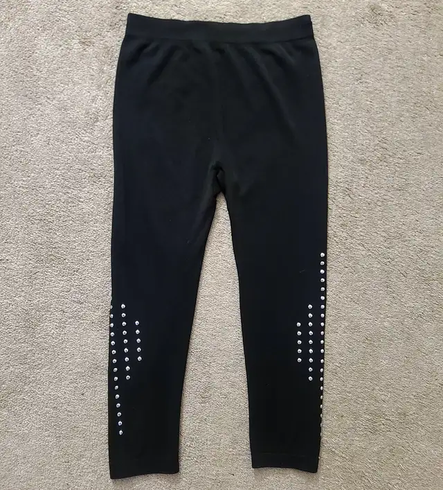 NWOT (One Size) Stretchy Stud Detail Leggings Yoga Women's Pants