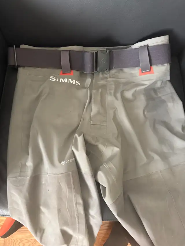 Simms Men's G3 Guide Pant - Size Medium Short (MS) in Fishing, Camping & Outdoors in Calgary - Image 3