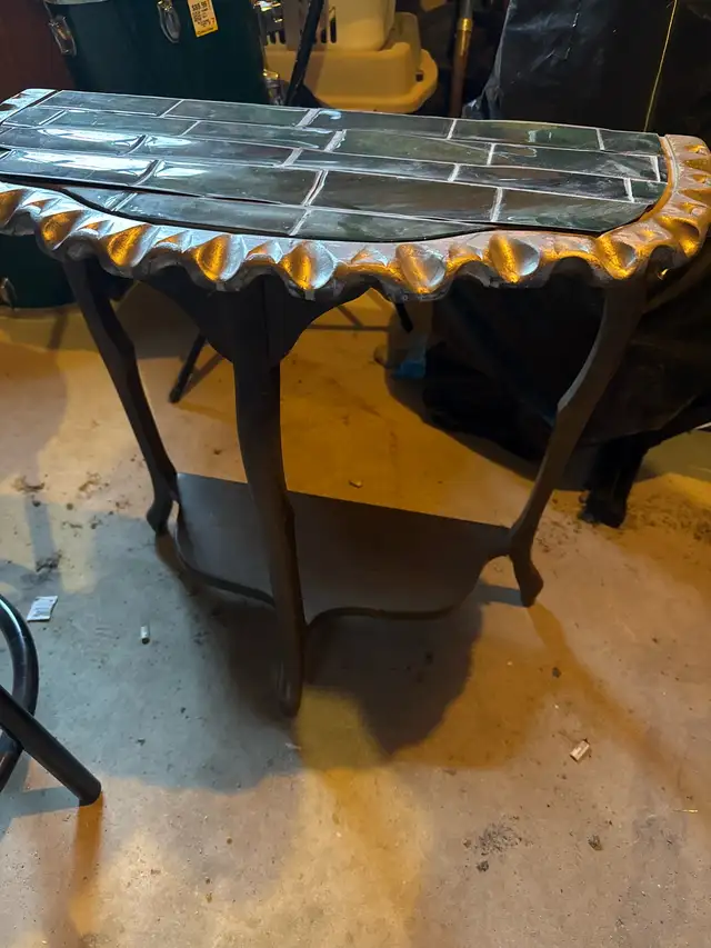Table and stools/chairs in Dining Tables & Sets in Winnipeg - Image 3