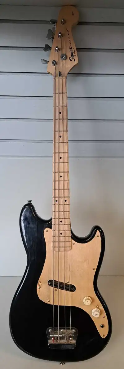 Squier Bronco Bass Guitar (31261128), View more