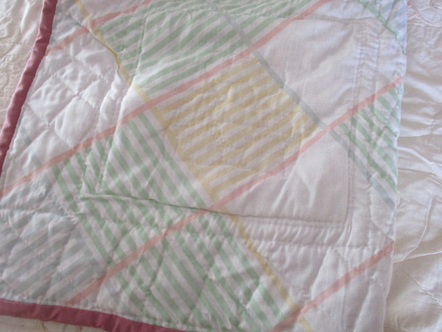 Beautiful Hand Done Baby Quilt in Multi-item in New Glasgow - Image 4