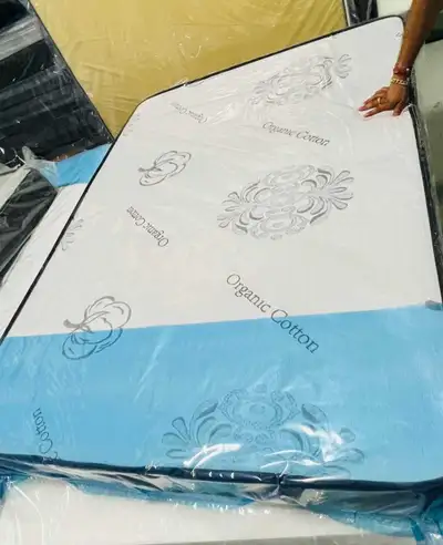 Queen Mattress neuf, View more