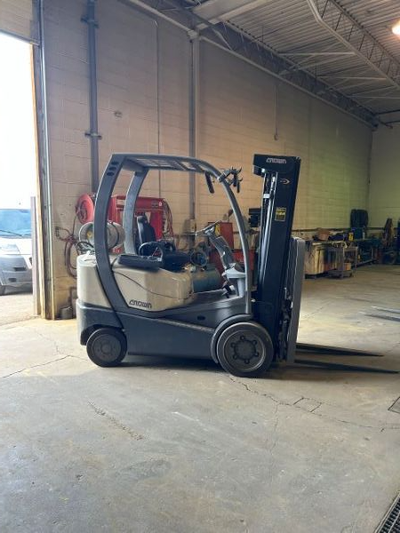 This unit is retail ready and in excellent condition. A 2016 Crown Model C-5 1000 - 50 cushion tire...