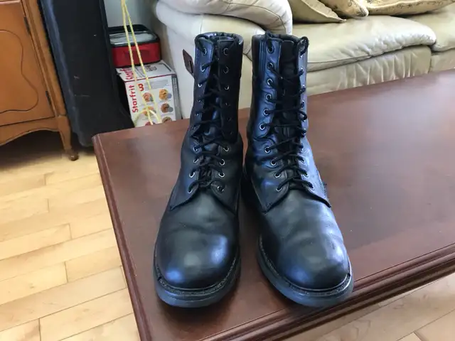 Viloram boots size 13. Gore-Tex membrane waterproof Thinsulate. in Men's Shoes in Markham / York Region - Image 2