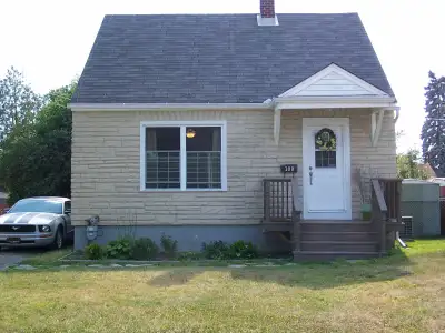 Single Family Home for rent in Central Ottawa, 100 Harrold Place. If Interested: *** Please leave a...