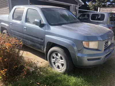 2007 Honda Ridgeline for Sale ! It’s been used as a work truck (painting) So it has paint in the cab...