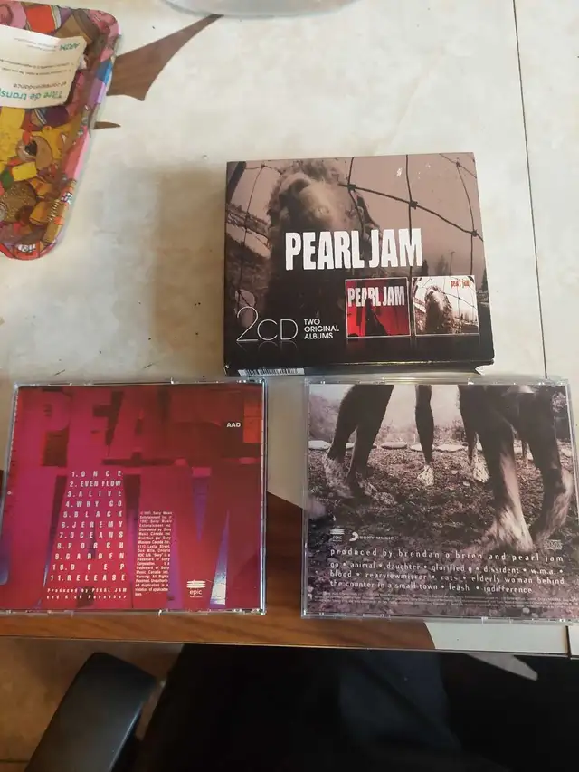 Pearl Jam 2 music CD / two original albums / Vs and Ten in CDs, DVDs & Blu-ray in City of Montréal - Image 5
