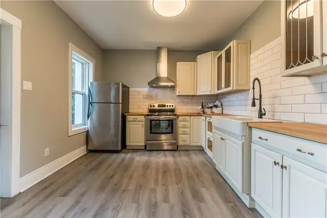 Private Bedroom - uOttawa Nursing, Students / Professionals in Long Term Rentals in Pembroke - Image 2
