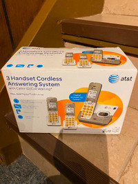 AT&T 3 HANDSET CORDLESS ANSWERING CORDLESS PHONE