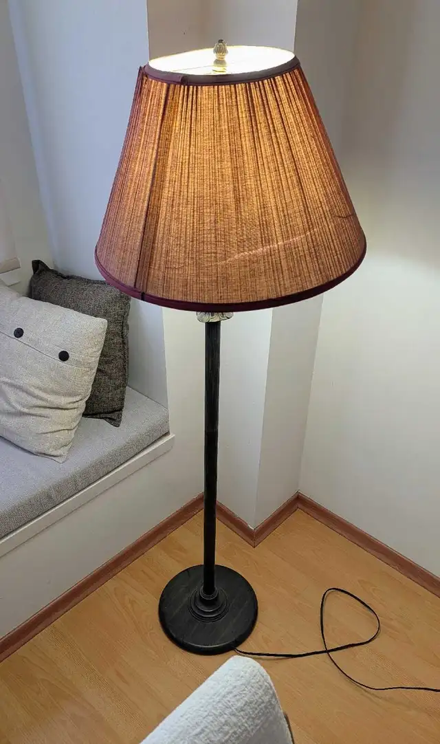 Floor Lamp with Pleated Shade in Indoor Lighting & Fans in City of Toronto - Image 4