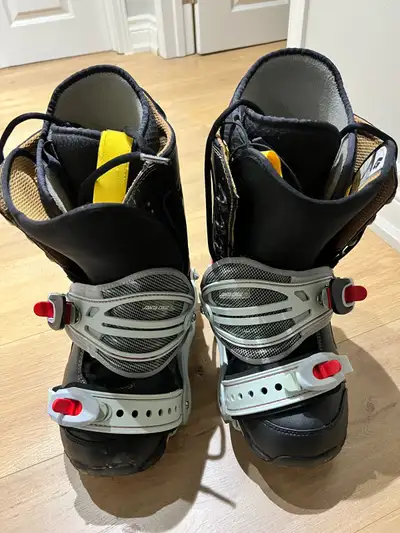 Burton Shaun White Snowboard Boots with Santa Cruz Bindings, View more