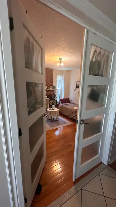 Private room for rent for females (Mississauga)