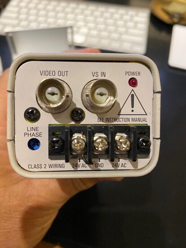 2 SANYO B/W CCD CAMERA MODEL VCB-3514 WITH PINHOLE LENS dans Systèmes de sécurité  à Laval/Rive Nord - Image 3