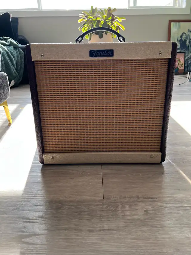 Fender Blues Junior III limited edition “Bordeaux”  guitar amp in Amps & Pedals in Edmonton - Image 2