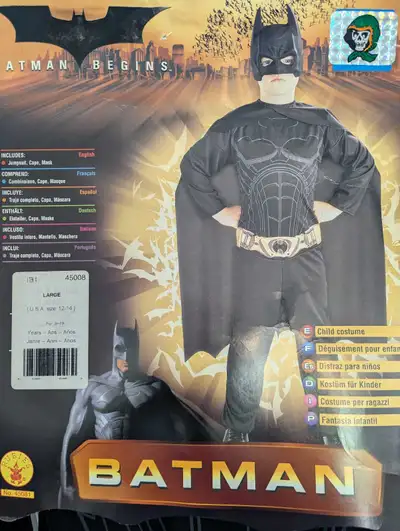 Awesome Batman Costume Includes: - Full jumpsuit - Cape - Mask Smoke-free home. Pick up only, in Sou...
