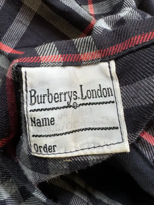 Men's Vintage Burberry Navy Trench Coat in Men's in Barrie - Image 7