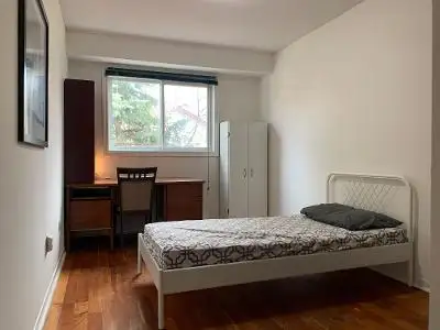 Furnished Private Room in a house, Near Mississauga Square-One, main intersection @ Rathburn/Mavis,...