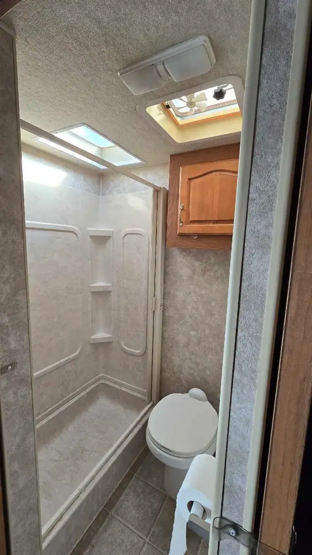29.5 E. ARCTIC FOX SILVER FOX EDITION 2008 | Travel Trailers & Campers ...