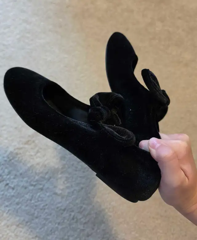 Girls Black Dress Flats, Size: 3 - Great Condition in Kids & Youth in Kitchener / Waterloo - Image 3