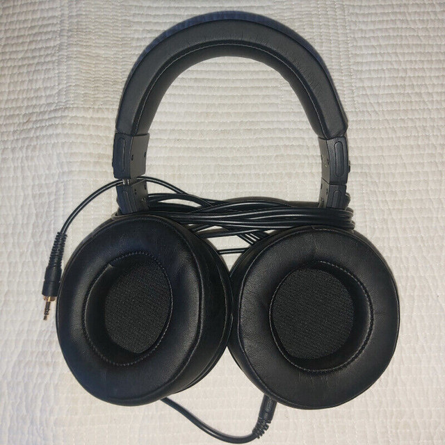 MPH-2 Professional Studio Headphones in Pro Audio & Recording Equipment in Red Deer - Image 2