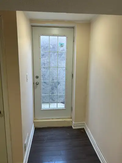 Apartment with huge living space 2 Bedroom & 1 washroom near to HW401 & Ajax GO & Durham transit, sc...