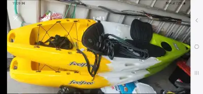 2 X Feelfree Move Kayaks. Baely used. Includes roof mounts.