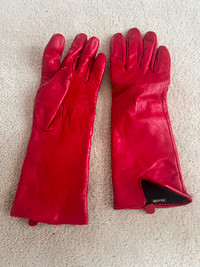 New Ladies Red Leather Gloves, Danier, Medium
