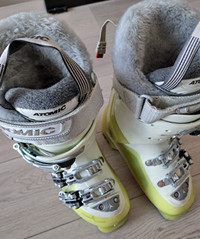 Bottes de ski alpin Atomic pour femmes /245 mm