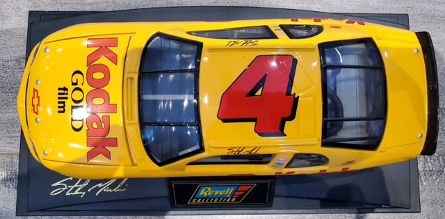 1:24 Diecast Revell Nascar 1997 Chevrolet Monte Carlo Sterling M in Arts & Collectibles in Kawartha Lakes - Image 6