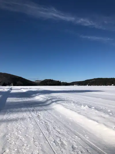 Magnifique chalet à louer - à 2 min du village de Saint-Alphonse-Rodriguez. Chalet à louer pour une...