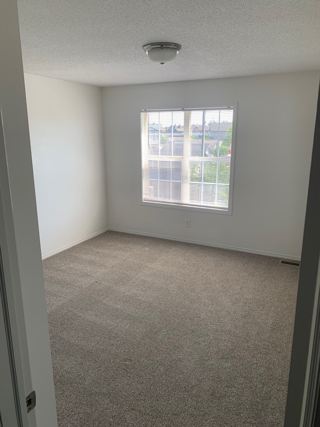 Share McKenzie Towne Home Room Rentals & Roommates Calgary Kijiji