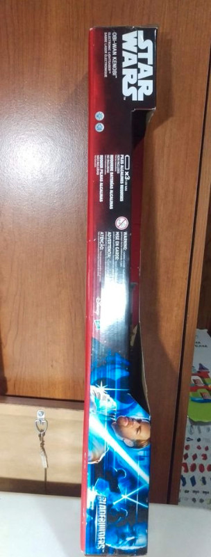 STAR WARS 2015 Obi-Wan Kenobi Electronic Lightsaber IOB Hasbro in Arts & Collectibles in Kingston - Image 2