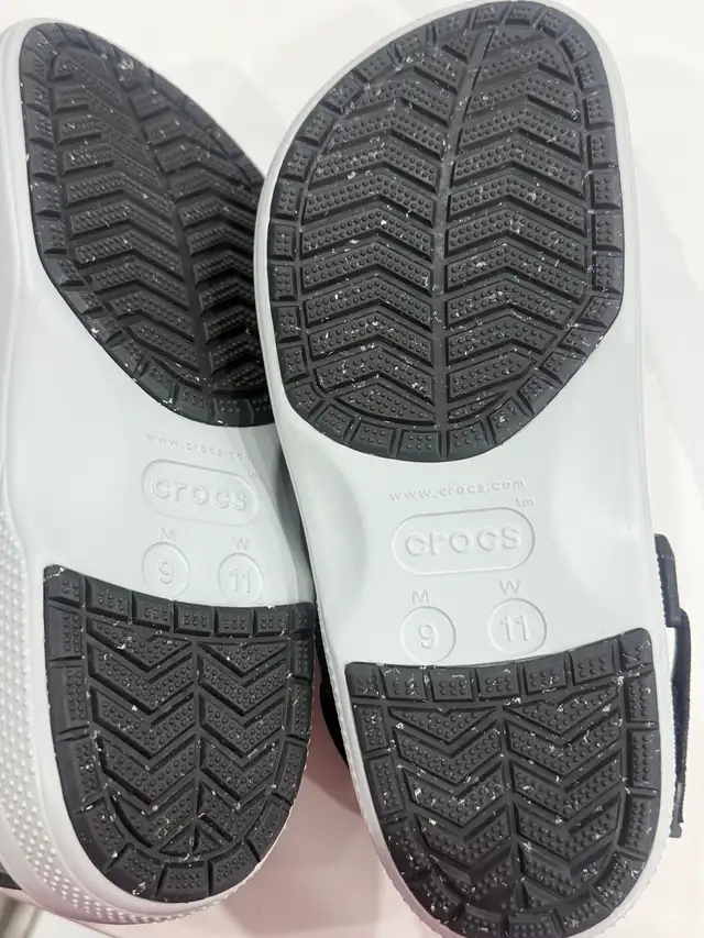 Crocs new Unisex Classic Turbo Clog in Men's Shoes in Oakville / Halton Region - Image 3