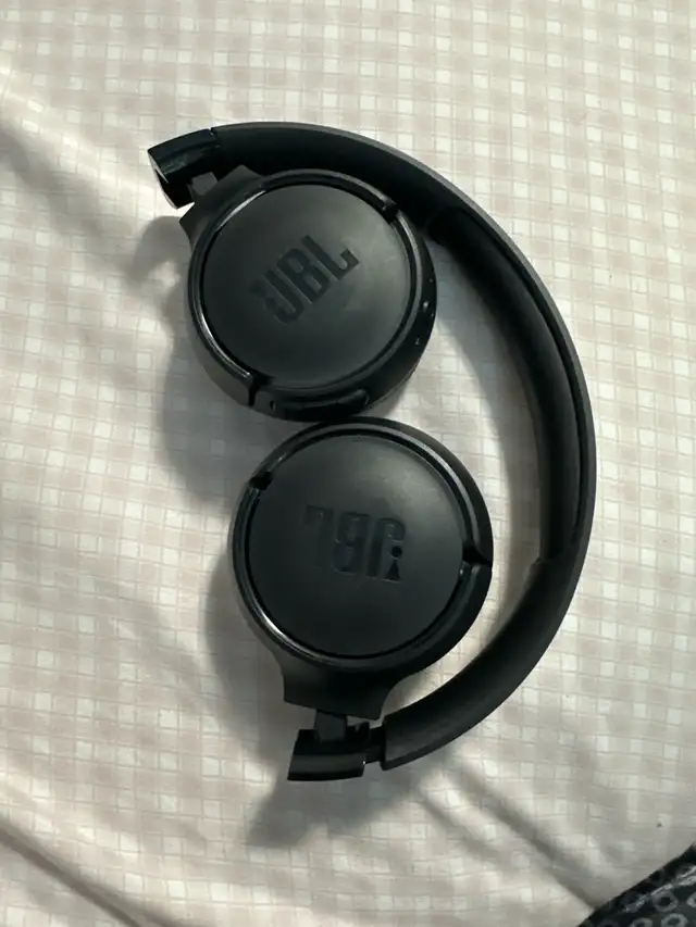 JBL wireless headphones