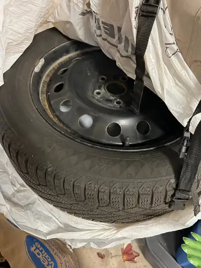 Selling a set of 225/55 R17TXL Continental Viking Contact winter tires. Black steel rims 5x112 bolt...