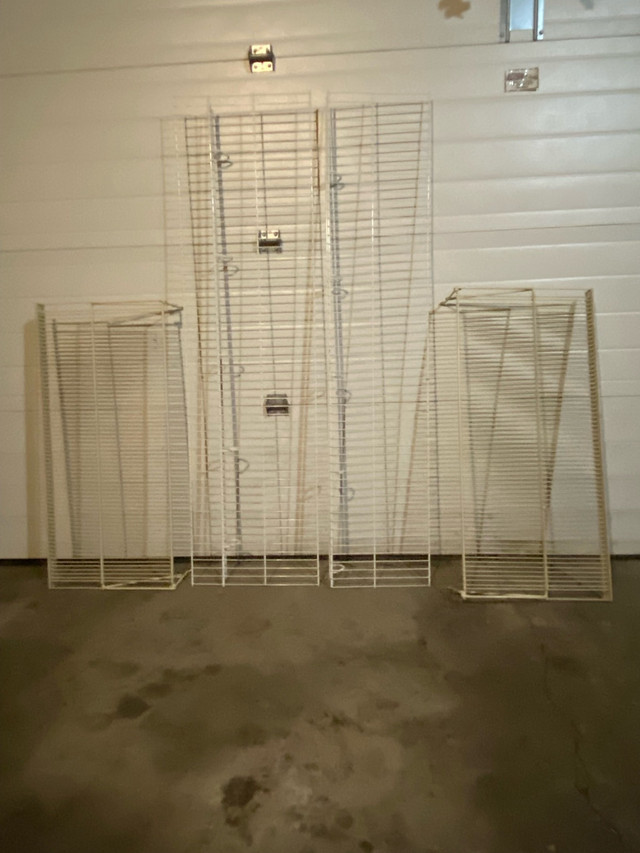 Metal shelves  dans Ventes de garage  à Calgary