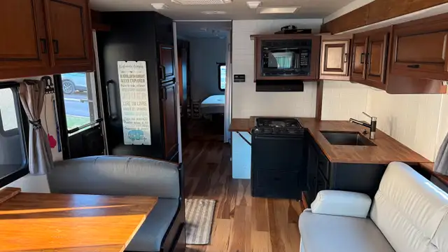 FLEETWOOD STORM 32BH  in RVs & Motorhomes in Québec City - Image 11