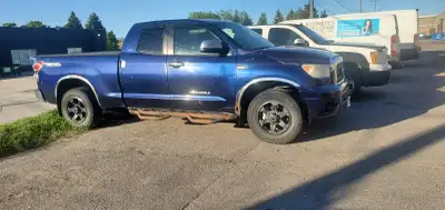 Love this old truck been sitting for 2 months, needs timing chain guides replaced. Thats why i parke...