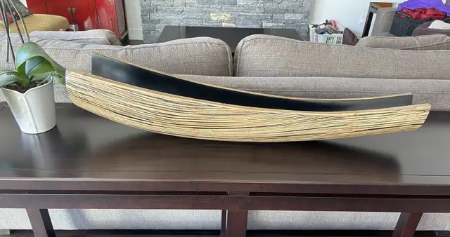 Home decor- not sure what to call this, but its nice!! in Home Décor & Accents in Calgary - Image 2