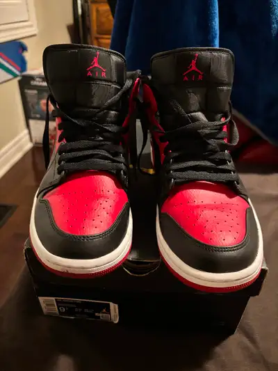 Air Jordan 1 mid, View more