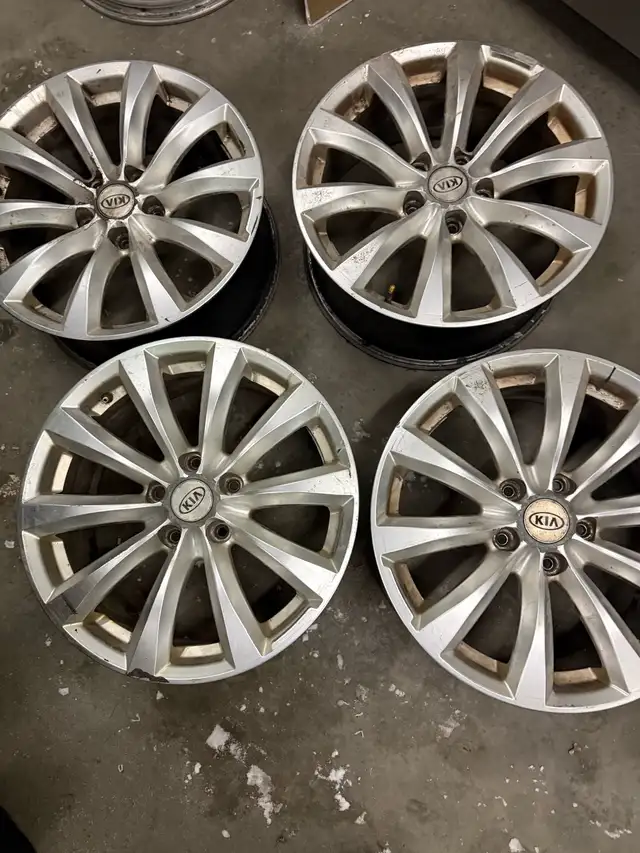 17 inch Kia alloy wheels 5X114.3 in Tires & Rims in Gatineau - Image 2