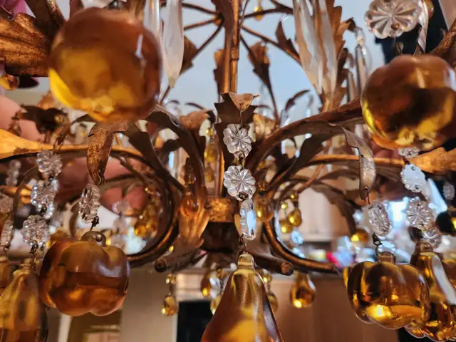 SALE All ORIGINAL Vintage Italian Gold Gilt FRUIT CHANDELIER in Indoor Lighting & Fans in Markham / York Region - Image 7