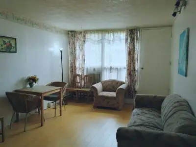Fully furnished room available at Eglinton & Don Mills