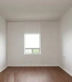 Bachelor for lease in Central London by mall on bus route, close to mall, park, library, Tim Horton,...